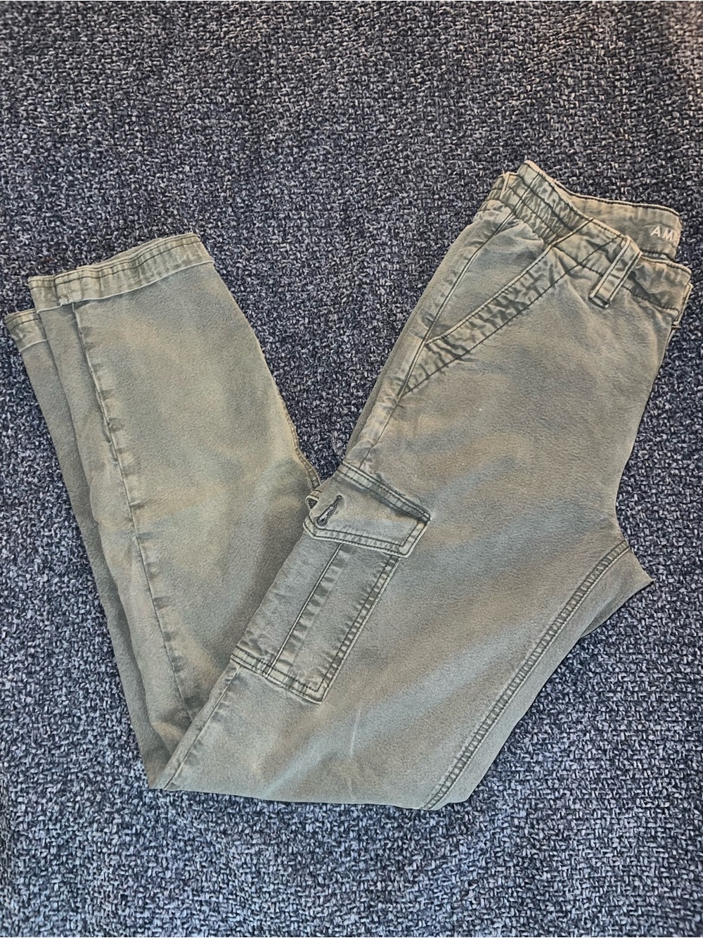 Women’s American Eagle Outfitters Olive Green Boyfriend Cargo Pants